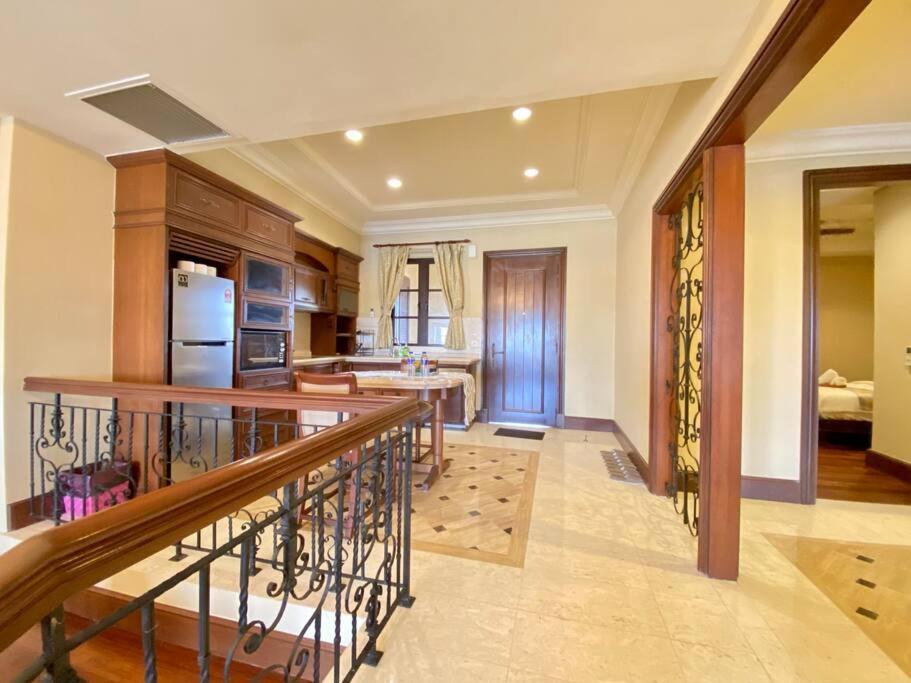 Casaderio Residences Deluxriversuite Walk5minstojonkerst By Heystay Management Apartment