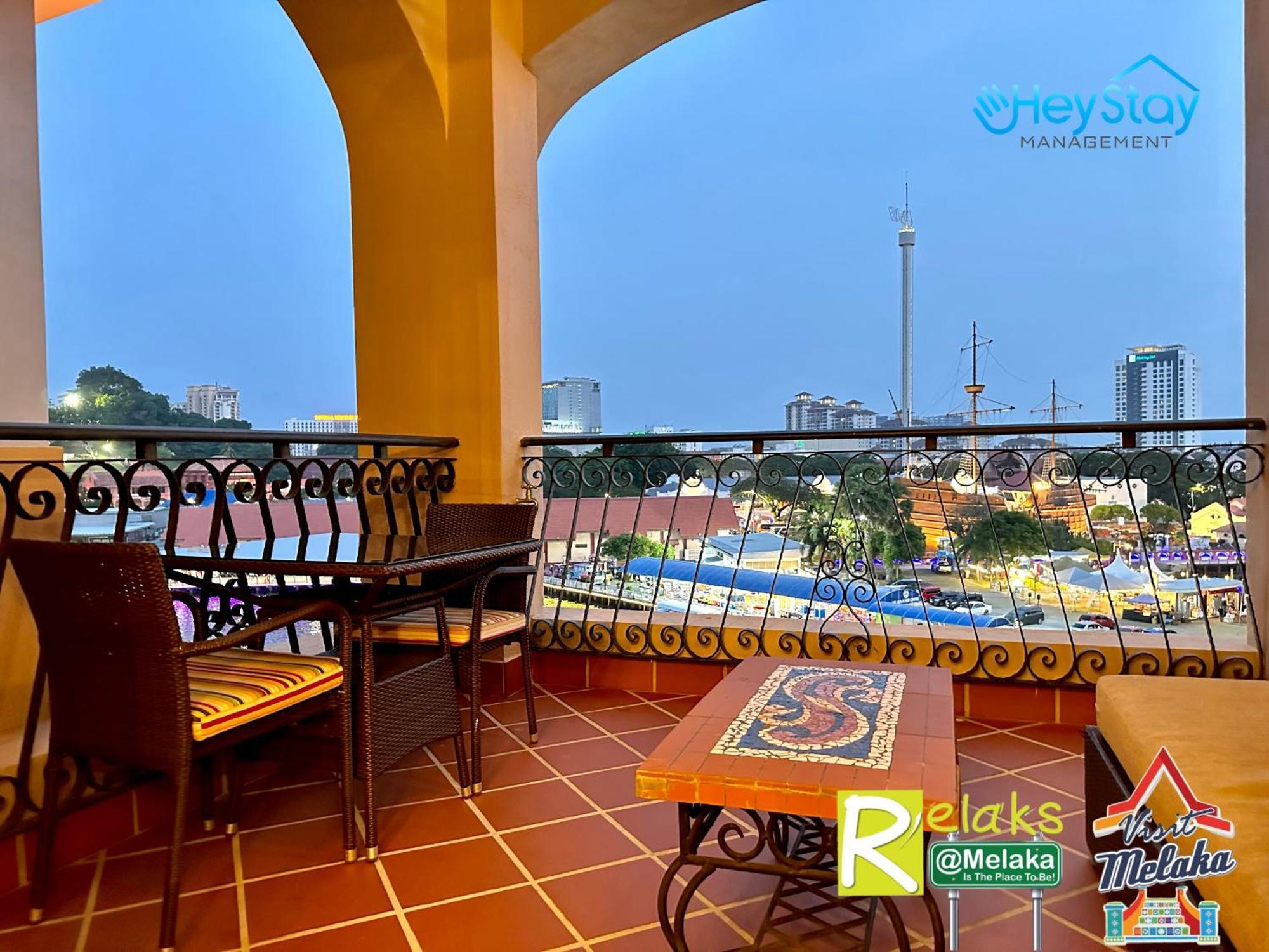 Casaderio Residences Deluxriversuite Walk5minstojonkerst By Heystay Management Apartment *