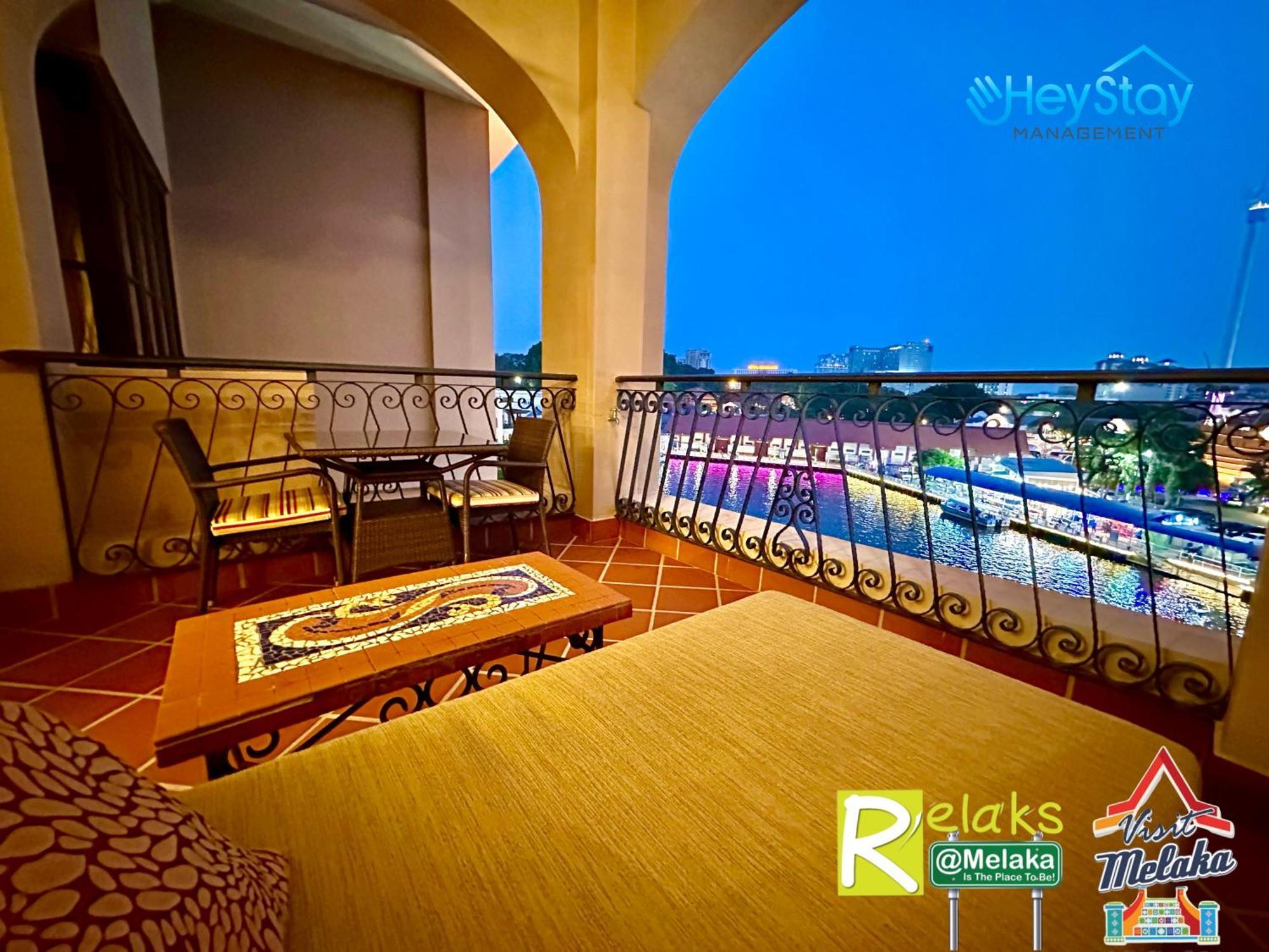 Casaderio Residences Deluxriversuite Walk5minstojonkerst By Heystay Management Apartment