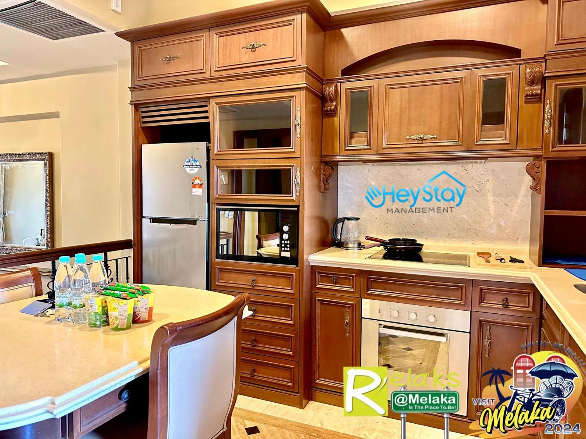 Apartment Casaderio Residences Deluxriversuite Walk5minstojonkerst By Heystay Management