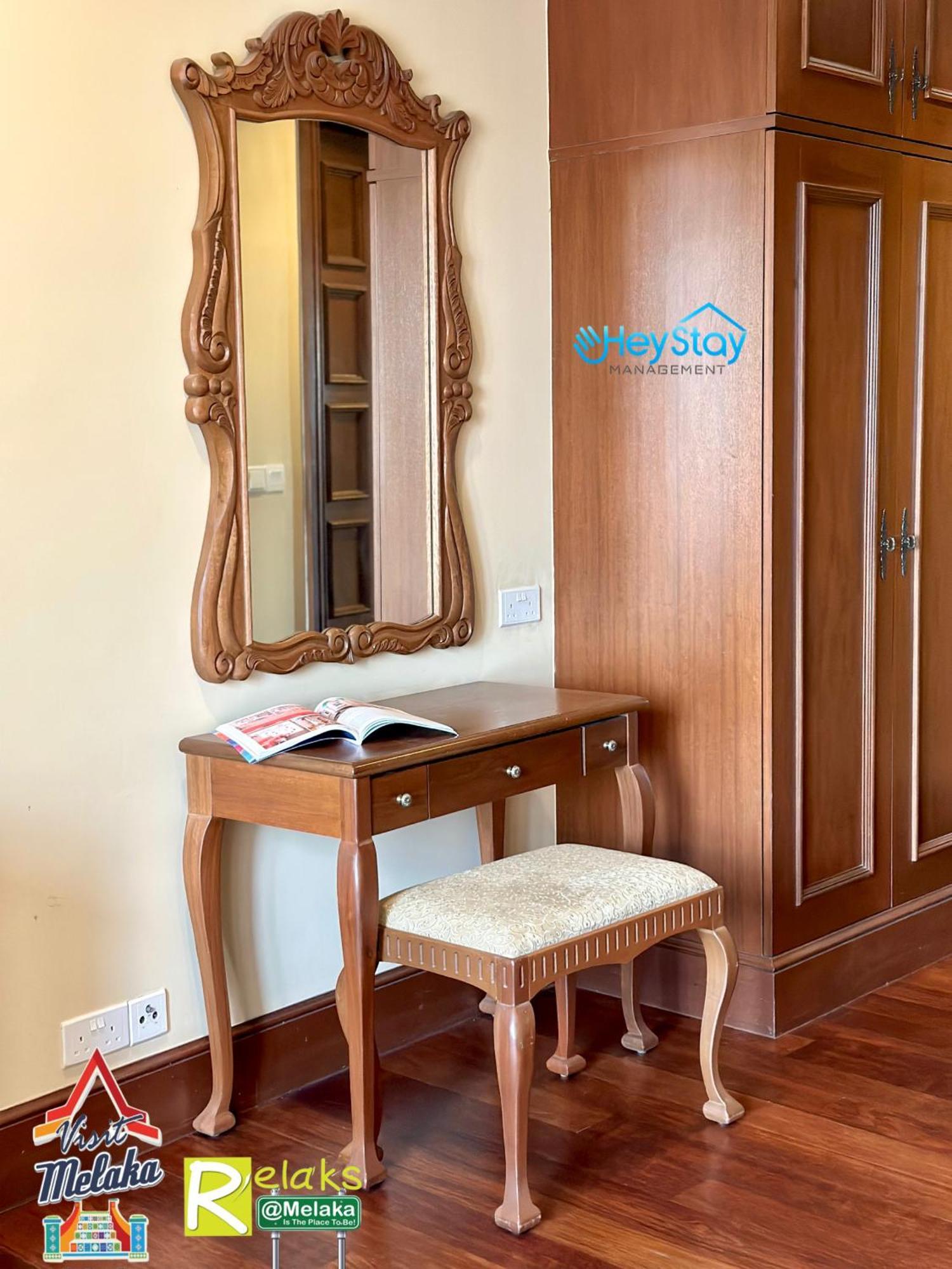 Casaderio Residences Deluxriversuite Walk5minstojonkerst By Heystay Management Apartment